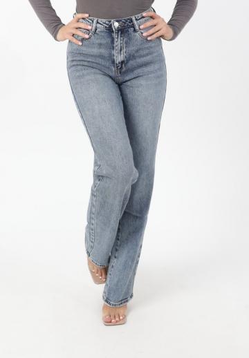 Прямые джинсы