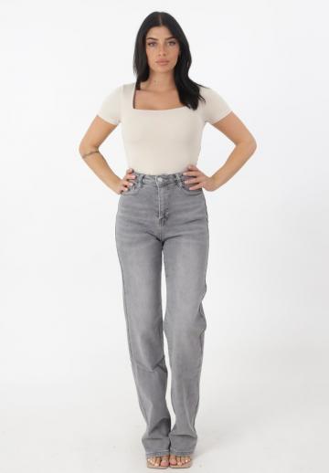 Прямые джинсы