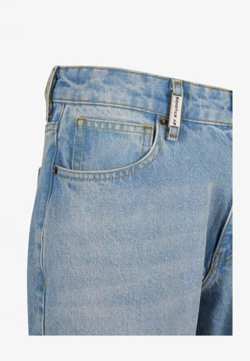 Клешеные джинсы