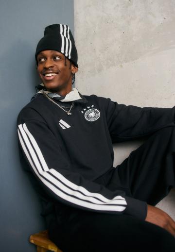 Спортивная кофта