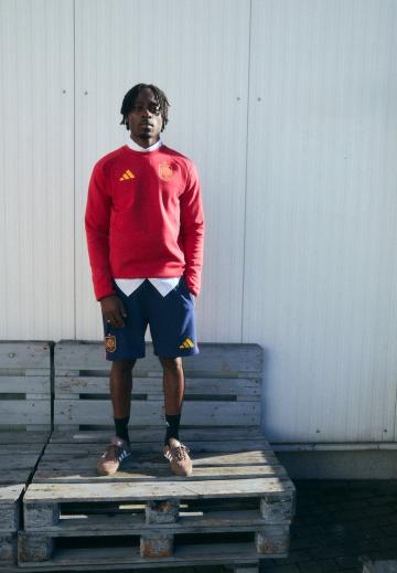 Спортивная кофта