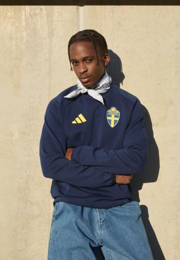 Спортивная кофта