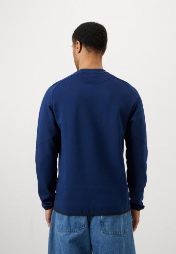 Спортивная кофта