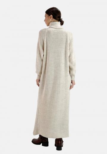 Вязаное платье