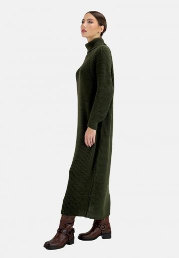 Вязаное платье