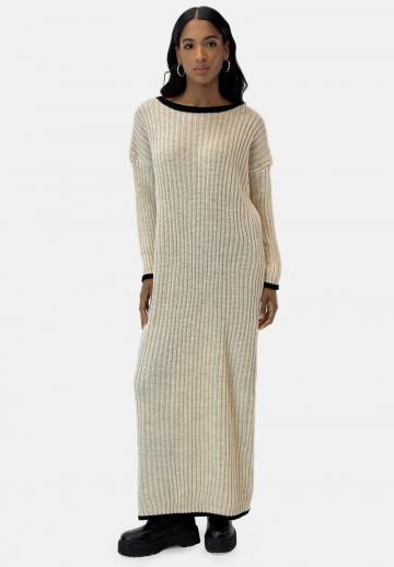 Вязаное платье