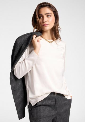 Атласная блузка
