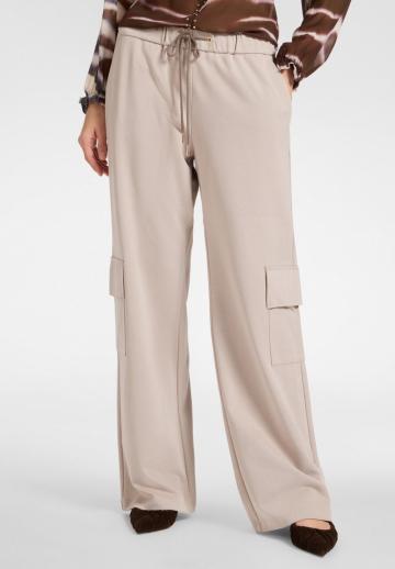 Брюки с накладными карманами