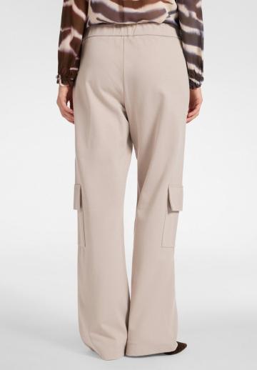 Брюки с накладными карманами