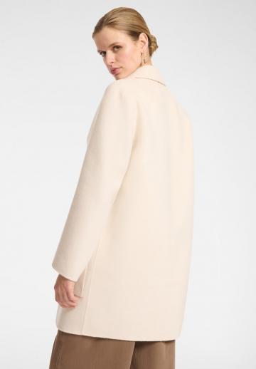 Короткое пальто