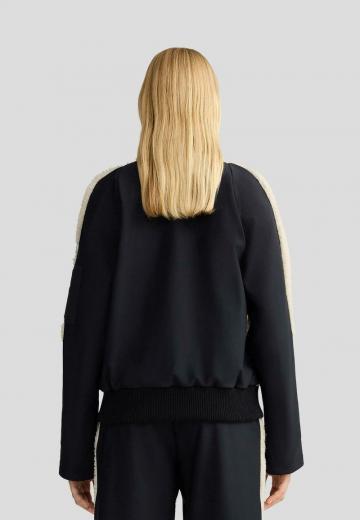 Спортивная куртка