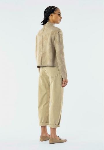 Брюки с накладными карманами