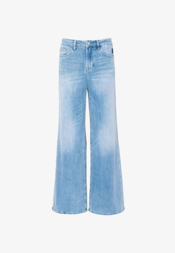 Клешеные джинсы