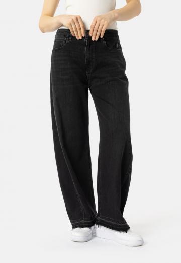 Свободные джинсы