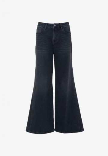 Клешеные джинсы