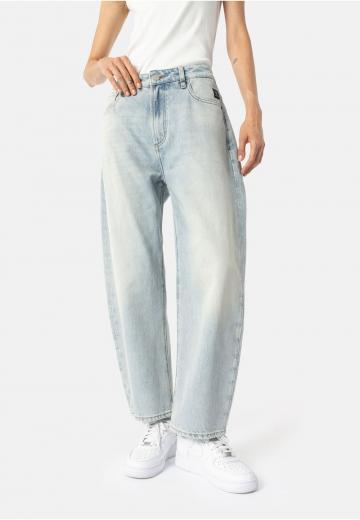 Свободные джинсы