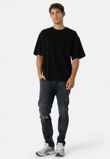 Узкие джинсы