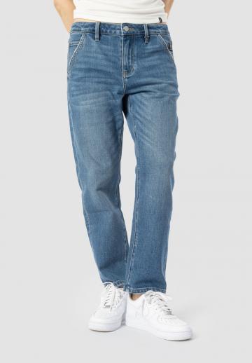 Прямые джинсы