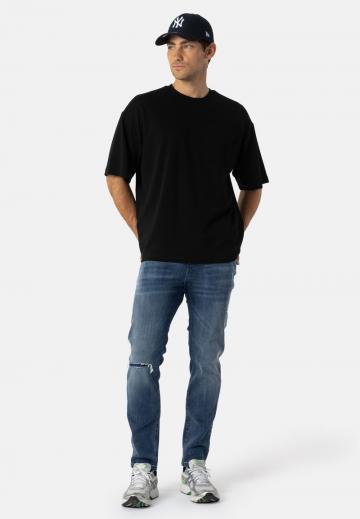 Узкие джинсы