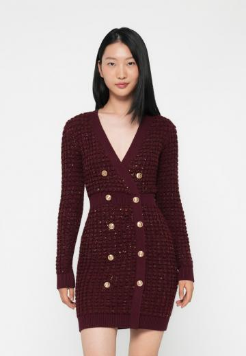 Вязаное платье