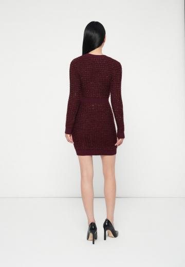 Вязаное платье