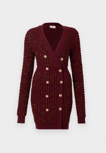 Вязаное платье