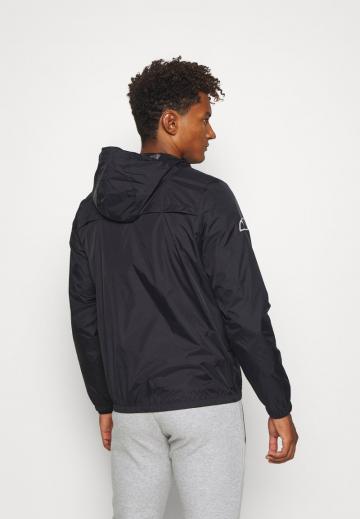 Спортивная куртка