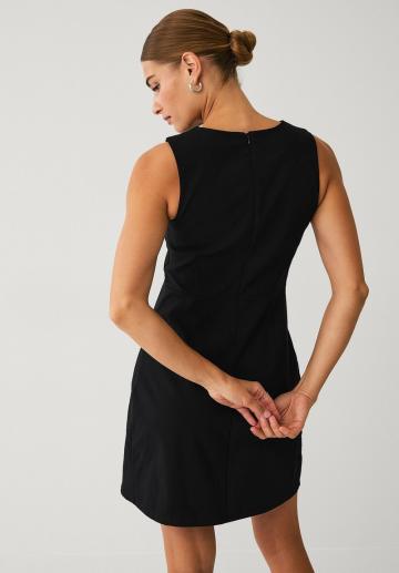 Короткое платье