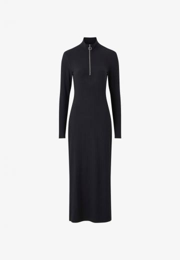 Вязаное платье