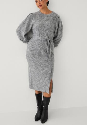 Вязаное платье