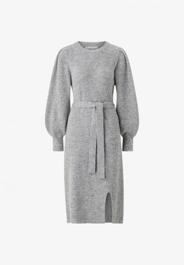 Вязаное платье