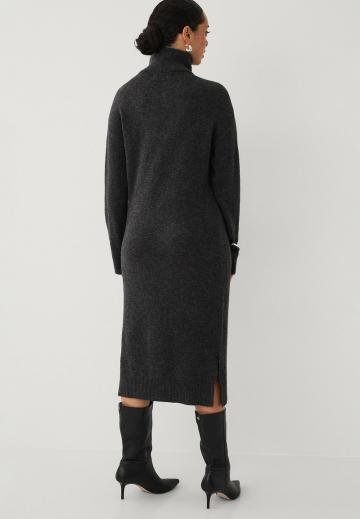 Вязаное платье