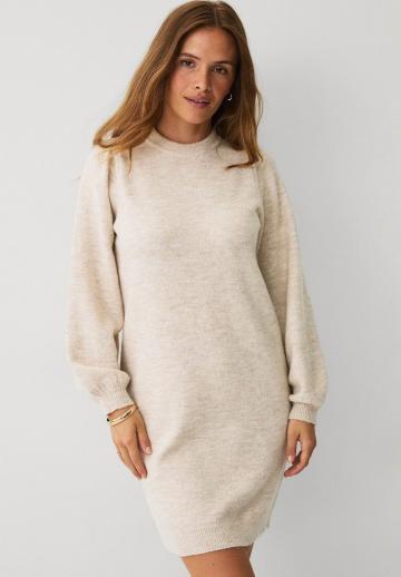 Вязаное платье