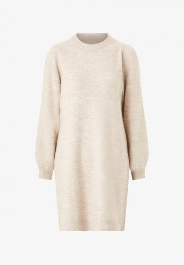 Вязаное платье