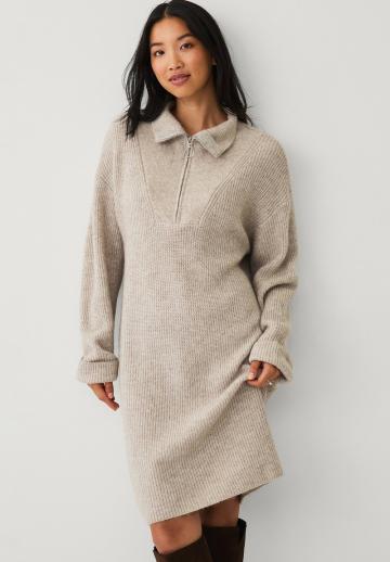 Вязаное платье