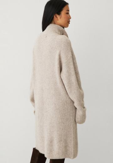 Вязаное платье