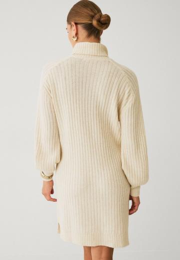 Вязаное платье