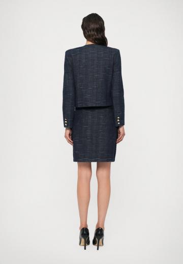 Короткая куртка