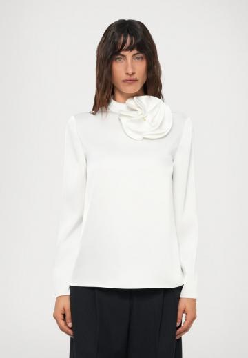 Атласная блузка