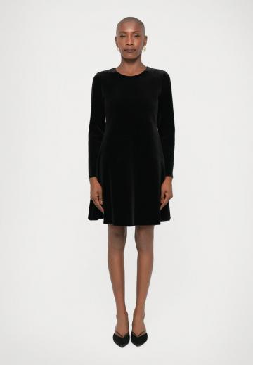 Короткое платье