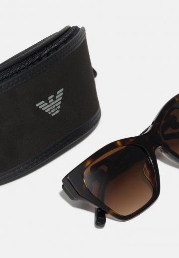 Солнечные очки