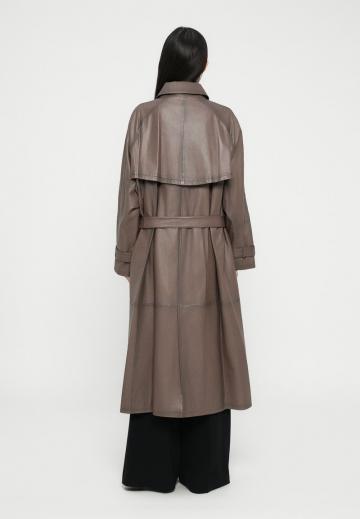 Пальто из искусственной кожи