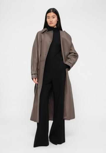 Пальто из искусственной кожи