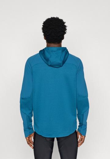 Спортивная куртка