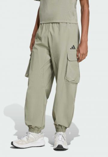 Брюки с накладными карманами