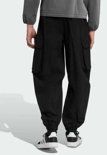 Брюки с накладными карманами