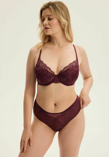 Трусы на бедрах