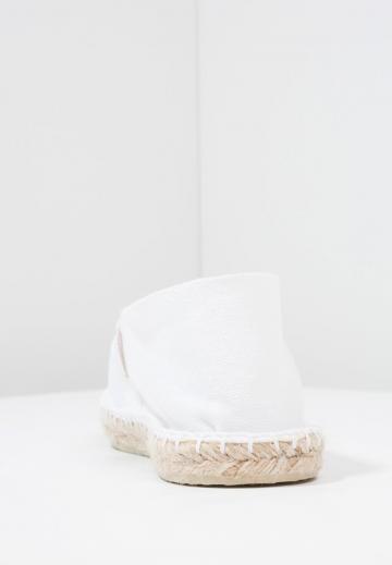 Гандбольные кроссовки