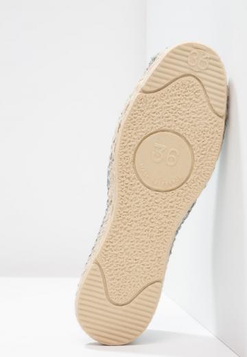 Гандбольные кроссовки