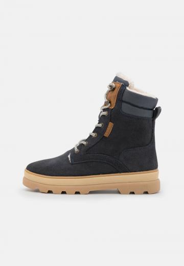 Ботинки на шнуровке